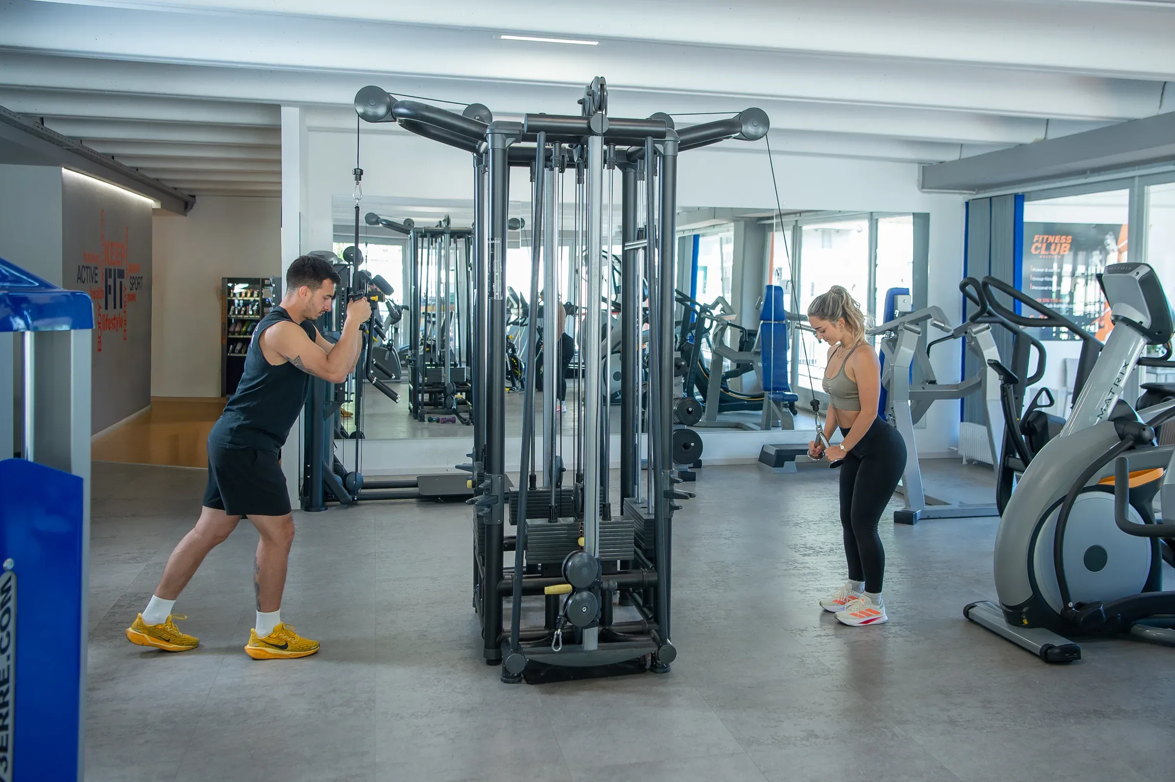 Fitness Bar und Sonnenterrasse